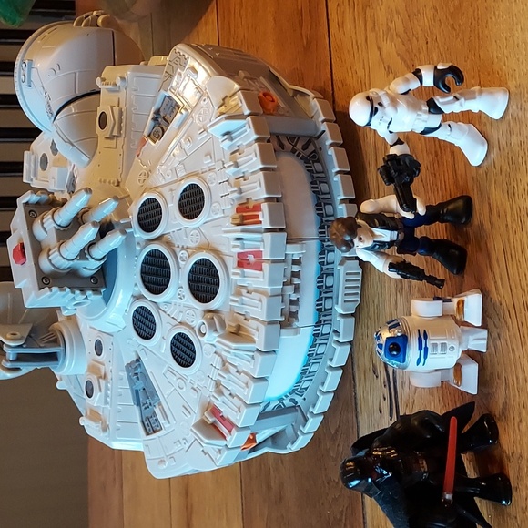 Star Wars Millennium Falcon with 5 action figures - Picture 5 of 10